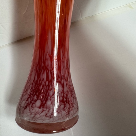 Vintage red and white swirl small vase. Approx. 6.5”H x 2”L. Wavy top design. - Picture 7 of 12